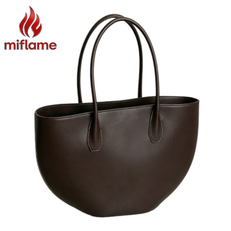Shoulder Bag Structured - レディース ショルダー トートバッグ 高級 ハーフムーン 本革