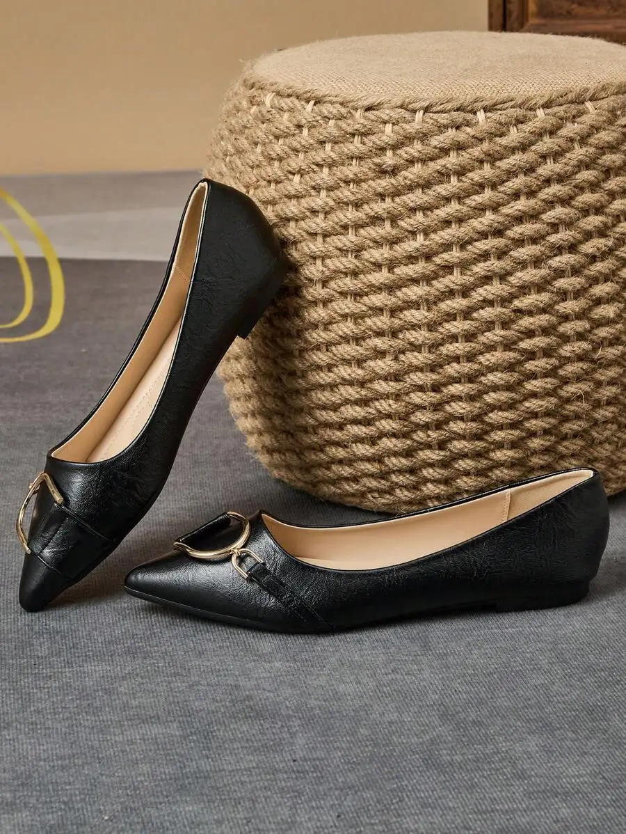 エレガントな女性用ブラックポインテッドトゥフラットシューズ、 - Women Formal Wear With Shoes のレビューと価格