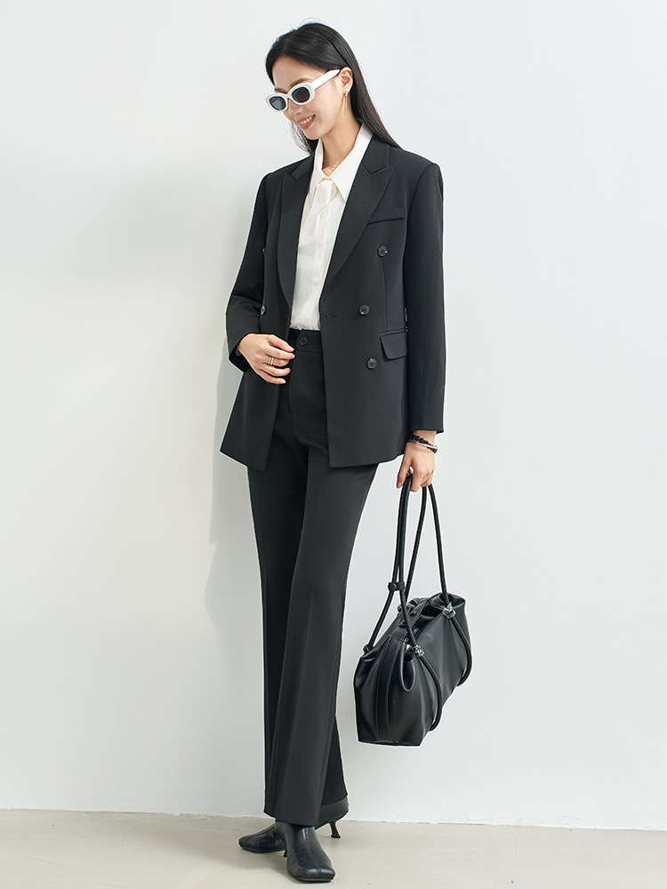 ネイビーブルーのプロフェッショナルスカートスーツ（女性用）、 - Women Formal Wear Shirt And Pant のレビューと価格
